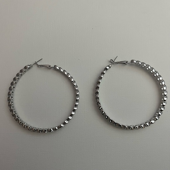 Silver Tone Chain Link Hoop Earrings - Picture 2 of 3
